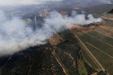 Senapred ha emitido este martes más de 30 alertas de evacuación por incendios forestales