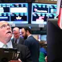 Wall Street cierra en baja por octavo día consecutivo en medio de cerrados pronósticos de elecciones