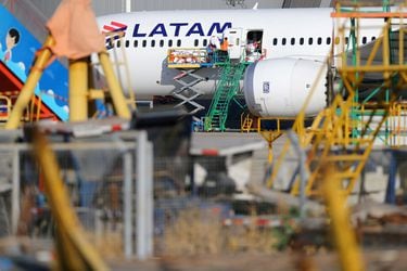 El plan de salida de Latam: los Cueto comprometen US$ 240 millones, Delta más de US$ 500 millones y Qatar Airways, US$ 1.000 millones