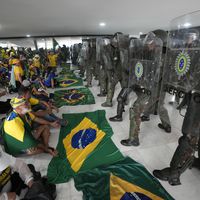Simpatizantes de Bolsonaro que irrumpieron en oficinas gubernamentales son sometidos a juicio 