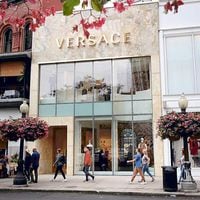 Versace, Hermes, Balenciaga y Gucci: el dispar 2023 de las grandes marcas de lujo