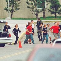 ¿El fin de Columbine? Escuela podría ser demolida a 20 años de la matanza