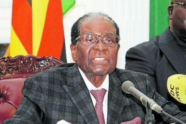 Mugabe no dimite y pide que Zimbabue vuelva a la normalidad