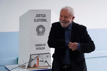 Lula luego de votar en Sao Paulo: “Esta es la elección más importante. Estoy muy feliz”
