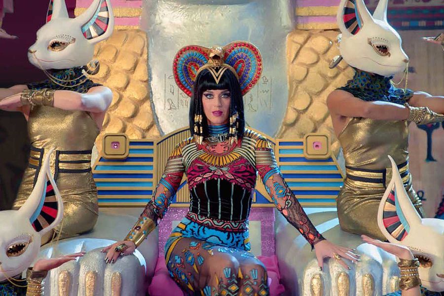 katy-perry-dark-horse (1)