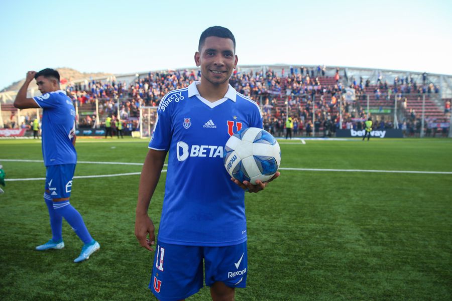 Cristian Palacios se llevó la pelota tras su debut en la U.