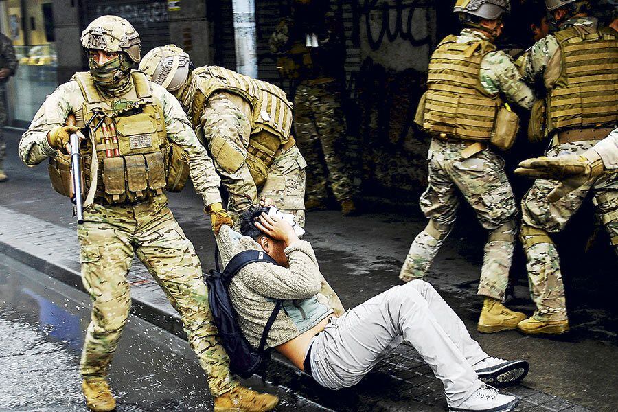 Anti-government-protests-in-Chile-(47160372)