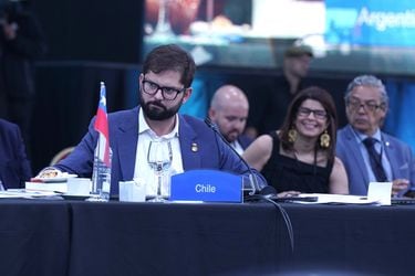 Cancillería peruana expresa “malestar” al embajador de Chile por crítica “irrespetuosa” de Boric en la Celac