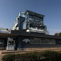 Médicos del Sótero del Río rechazan eliminación “arbitraria” de las listas de espera y exigen que director del hospital permanezca en el cargo