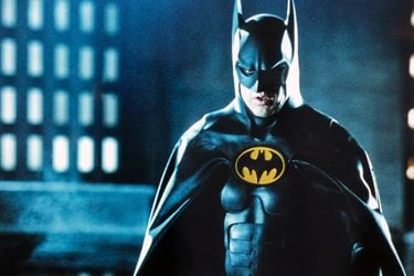 El Batman de Michael Keaton comparte escena con Batgirl en una nueva foto de la cancelada película