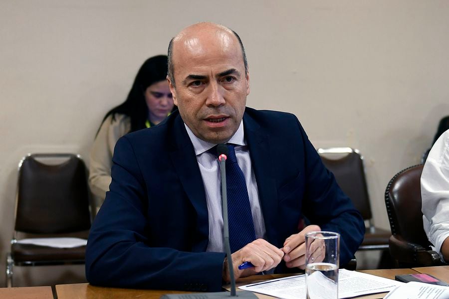 El contralor Jorge Bermúdez,  en sesión de la comisión de Gobierno Interior de la Cámara de Diputados.