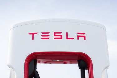 Acciones de Tesla se disparan ante positivas perspectivas para supercomputadora Dojo