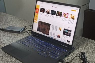 Junaeb informa del robo a proveedor de más de 3.700 computadores destinados a becas TIC