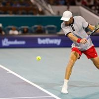 “Bienvenido a la fiesta, Nicolás Jarry”: ATP se rinde ante una brillante jugada del chileno ante Medvedev en Miami