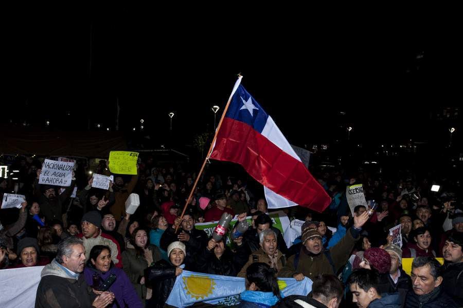 Osorninos protestaron contra Essal por el extenso corte de agua en Osorno