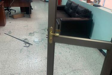 Alcalde de San Ramón denuncia ataque de sujeto que irrumpió en su oficina “amenazando incendiar todo”