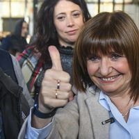Gobierno argentino deroga decreto que firmó expresidente Fernández para asegurarse custodia en el entranjero