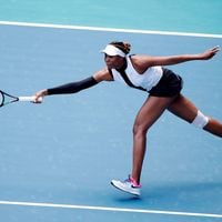 Venus Williams avanza en el Abierto de Miami tras vencer a Dalila Jakupovic