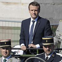 Macron enfrenta crisis tras renuncia de jefe del Ejército