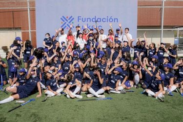 Se inauguran escuelas gratuitas de Hockey para niñas en Independencia, Peñalolén y Lo Prado
