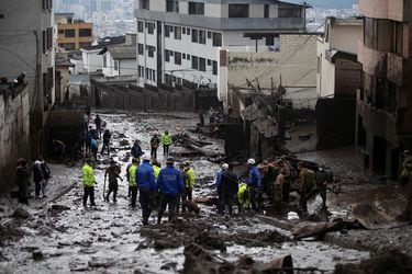 Aluvión provoca al menos 24 muertos, decenas de heridos y desaparecidos en Quito
