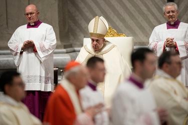 Papa Francisco lamenta muerte de Benedicto XVI: “Solo Dios conoce el valor y la fuerza de su intercesión, de sus sacrificios ofrecidos por el bien de la Iglesia”