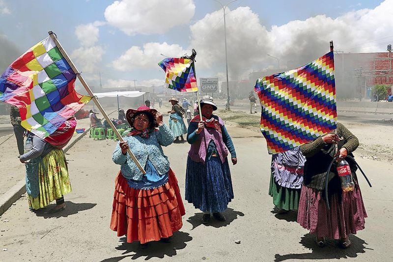 Supporters-of-the-former-president-of-Bolivia--Evo-Morales-protest-in-El-Alto-(47320080)