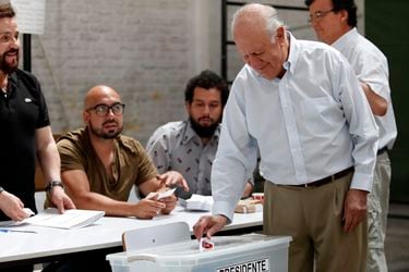 Ricardo Lagos vota en segunda vuelta