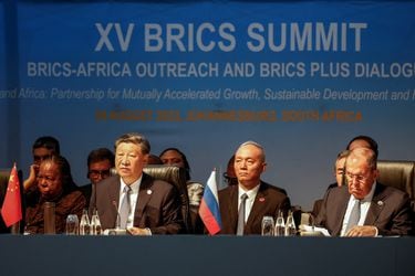 Brics invitan a seis países, entre ellos Argentina e Irán, a integrar bloque 