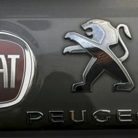Fiat Chrysler y Foxconn negocian alianza estratégica para producir autos eléctricos