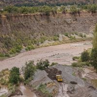 Pese a advertencias 30 proyectos de extracción de áridos en el río Maipo están modificando peligrosamente su cauce