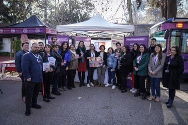 Fiestas Patrias: instalan Punto Morado y “Bus de la Denuncia” en fondas del Parque O’Higgins para mujeres que viven violencia de género