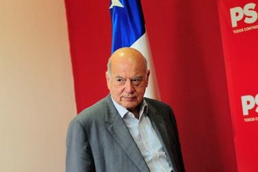Senador Insulza (PS) tras críticas de Daniel Jadue por ofrecimiento a expatriados nicaragüenses: “Que no sea ridículo el alcalde”