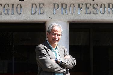 Mario Aguilar nuevo presidente del Colegio de Profesores