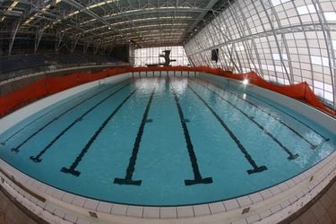 Un paso clave para cumplir con los plazos: las piscinas del Centro de Deportes Acuáticos se llenan pensando en Santiago 2023