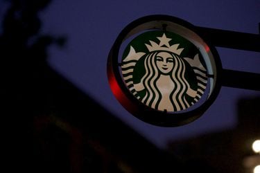 Starbucks supera las expectativas: reportó ingresos récord y un aumento en las ventas globales de un 73% 
