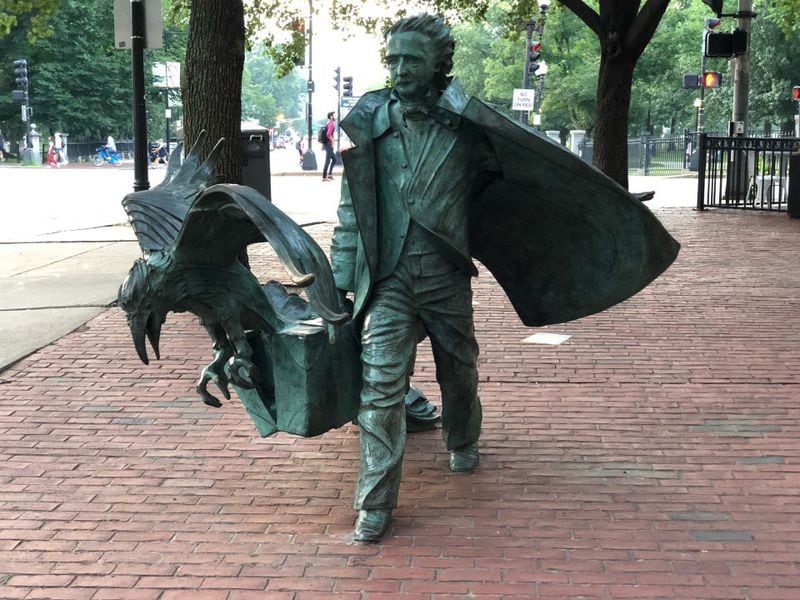 Estatua de Edgar Allan Poe ubicada en Boston. Créditos imagen: Dani Devesa