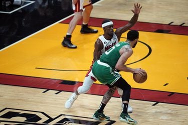 Boston Celtics roba un partido en Miami para evitar la barrida y alargar la serie final del Este en la NBA