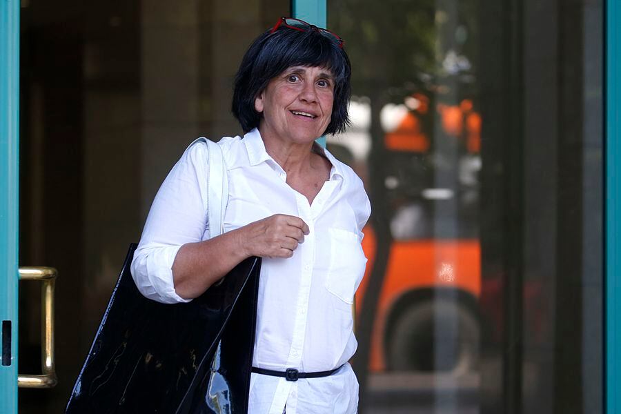Personajes del mundo politico llegan a reunirse con el Presidente electo Sebastian Piñera.