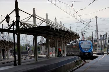 Ministra de Transportes anuncio mayor frecuencia del Metro Tren Nos
