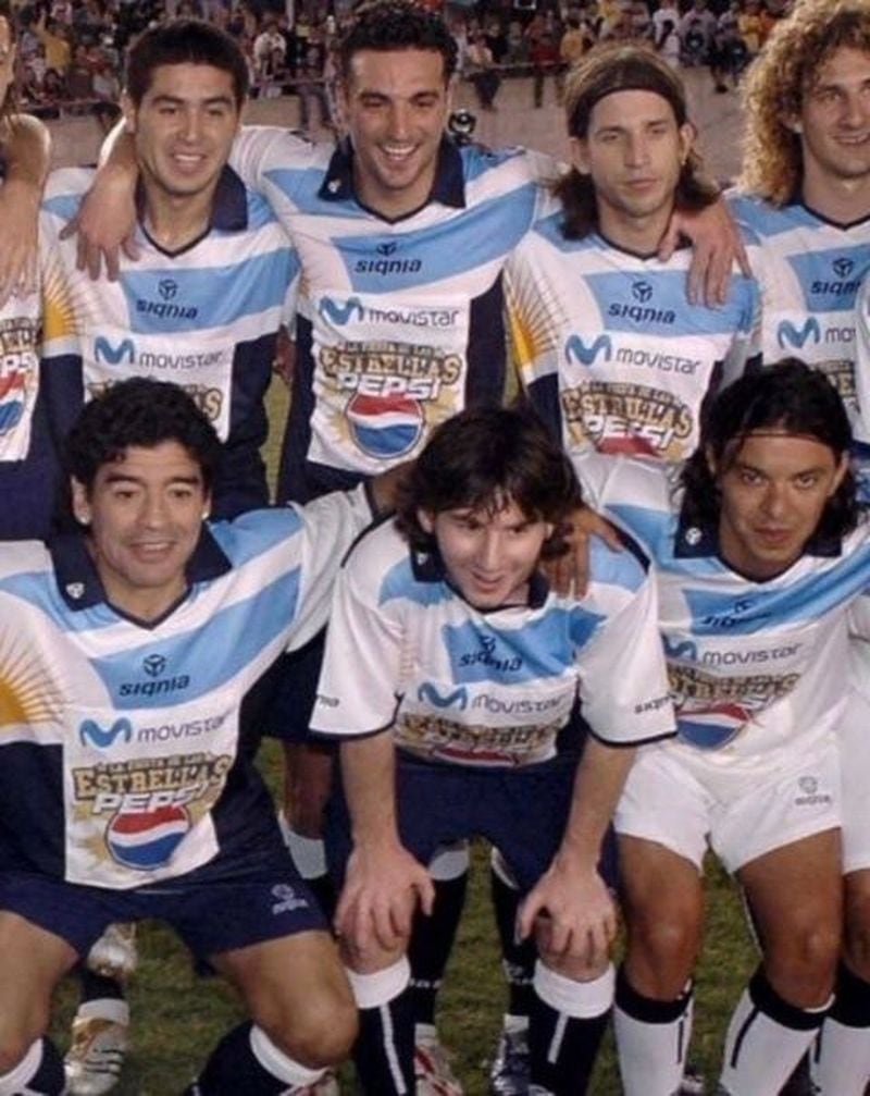 Messi, Maradona y Scaloni, en un partido benéfico.