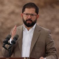 “Damos el asunto por superado”: Boric acepta disculpas de ministra Bullrich por dichos sobre presencia de Hezbollah en Chile