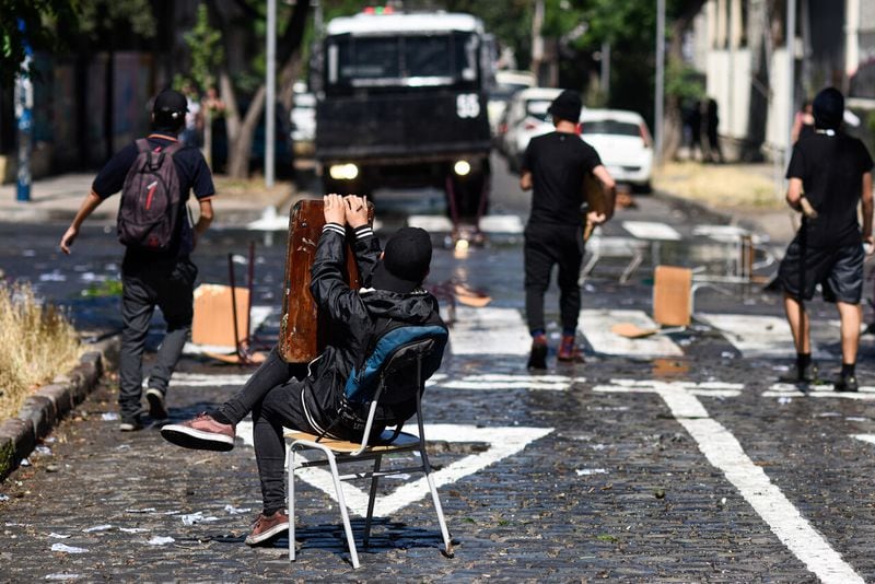 Protesta de secundarios en el centro de Santiago.