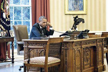 us-president-barack-obama-speaks-on-the-pho-35520084