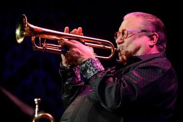 Un lujo en la cartelera: el trompetista cubano Arturo Sandoval fija show en Santiago