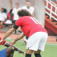El susto de su vida: hinchas de Sierra Leona intentan agredir a Mohamed Salah en duelo de Egipto por las Eliminatorias