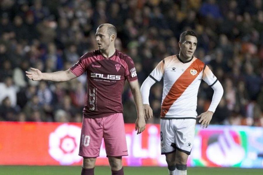 Fútbol/Segunda.- Suspendido el Rayo-Albacete por insultos a Roman Zozulia