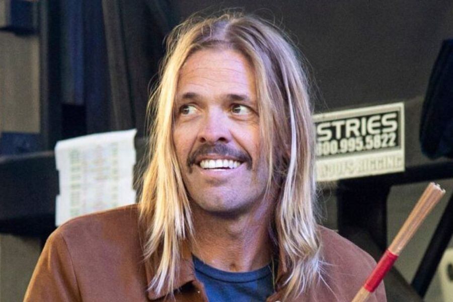 I membri dei Queen e dei Rush portano un tributo a Taylor Hawkins a Londra