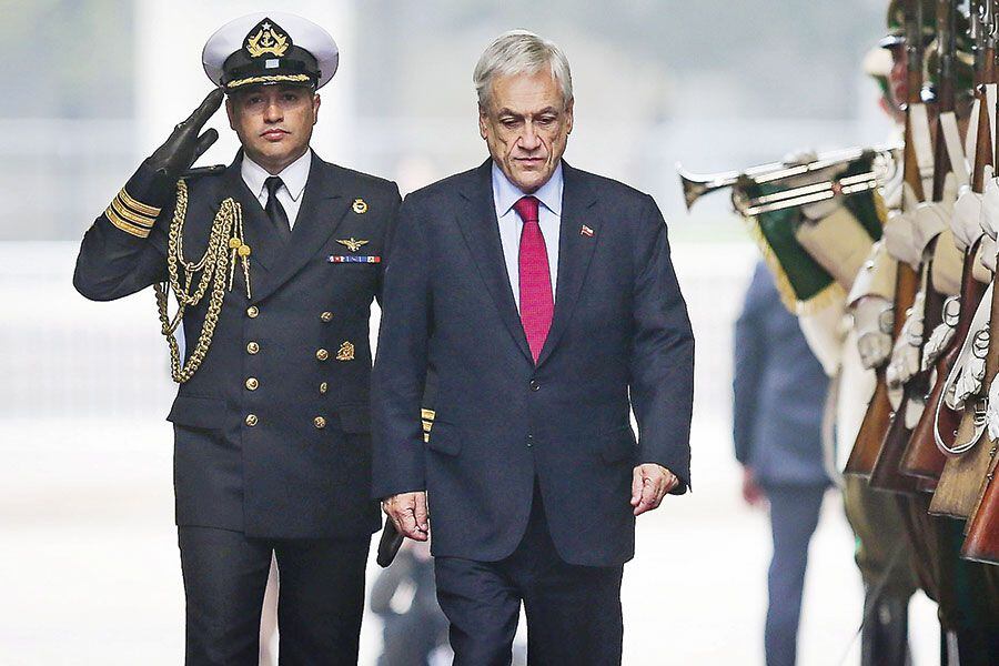 Imagen-HONORES-LLEGADA8226-SEBASTIAN-PIÑERA