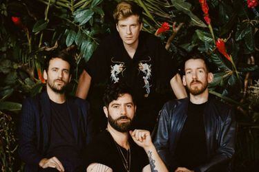 Con pistas ocultas Foals comparte la letra de una nueva canción
